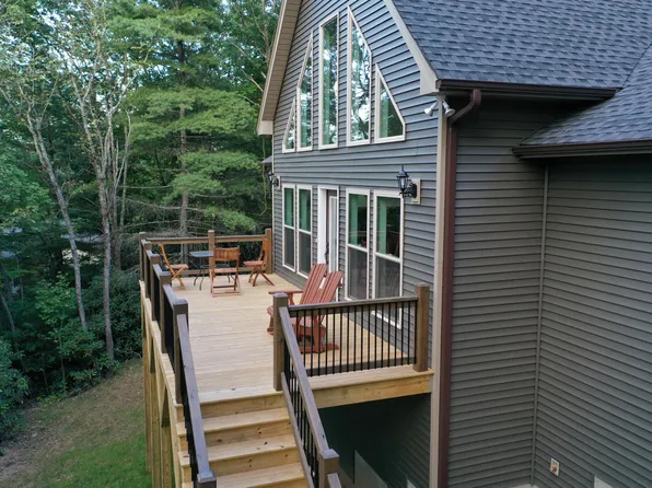 9 Caroline Dr, Horse Shoe, NC 28742