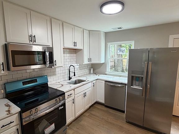 2nd image of 5707 Davey St