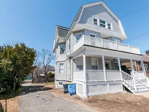 28 Beach Rd #3