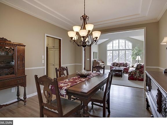 3rd image of 3865 Bridgewater Dr