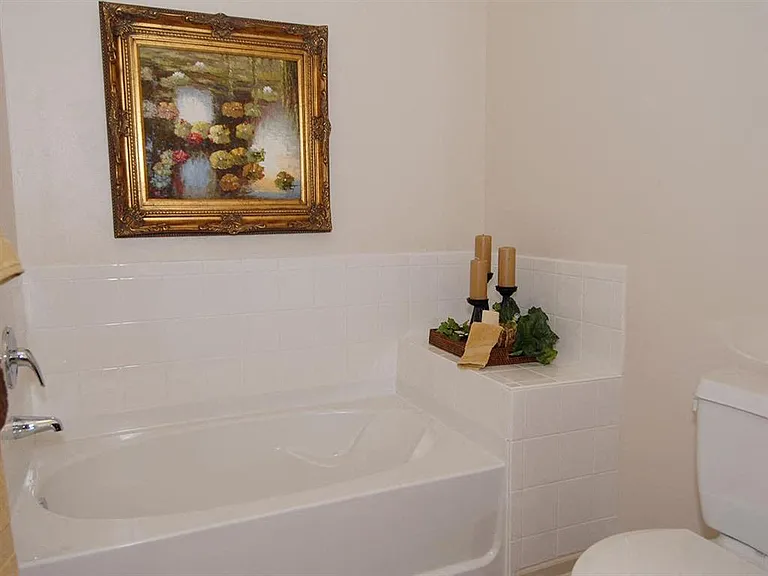 Abita View Apartments — Photo 13