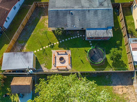 2nd image of 2507 Marlowe Pl