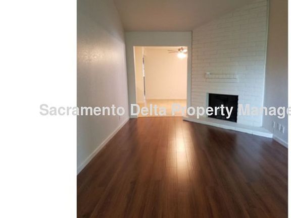 3rd image of 5933 Moss Creek Cir