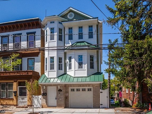 2nd image of 59 Sunset Ave