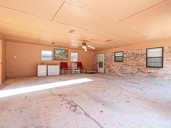 5th image of 400 N Pine St