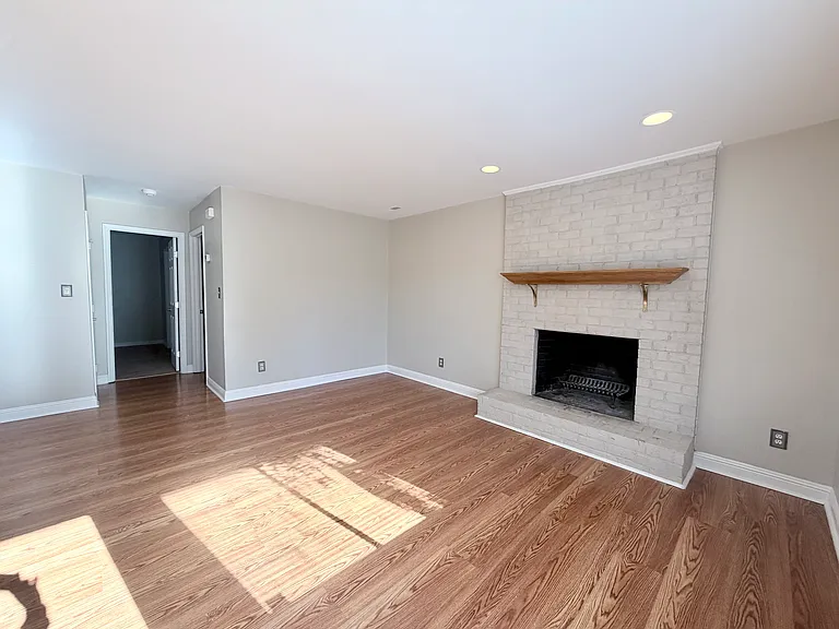 6517 Valene Ct — Photo 2
