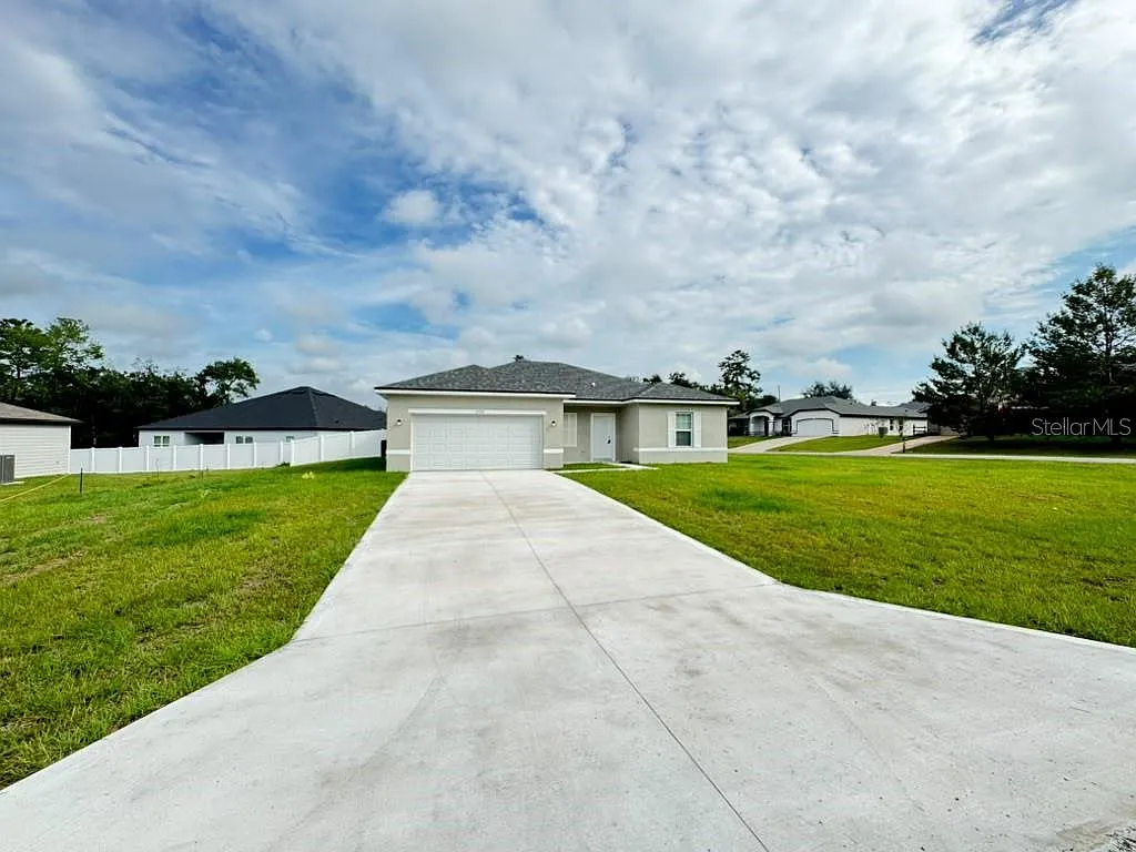 4 bed, 2.0 bath, 1696 sqft, $1,995 — Photo 3