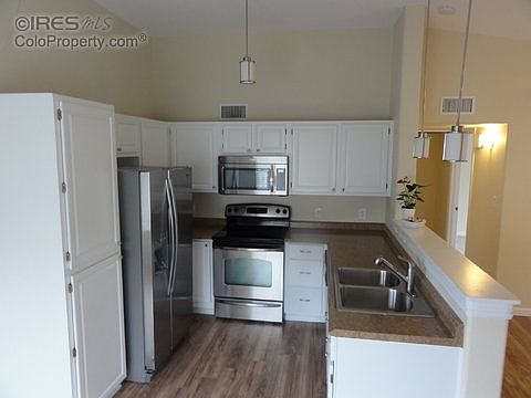 3rd image of 1180 Opal St Unit 202