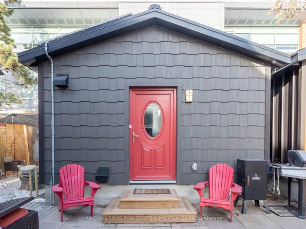 7 Rosebery Ave #C, Ottawa, ON K1S 1W1