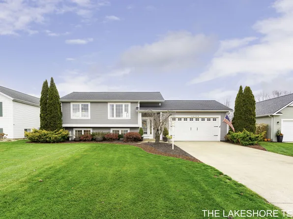10259 Lynwood Ln, Zeeland, MI 49464