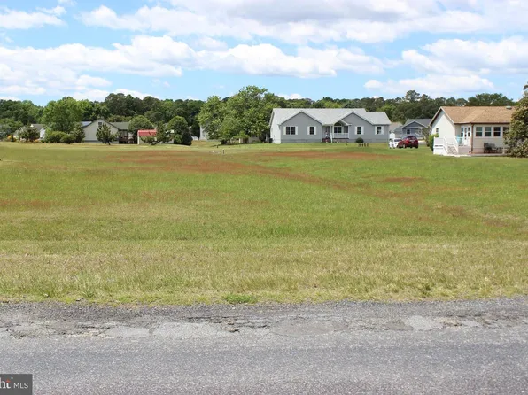 204 Captains Corridor, Greenbackville, VA 23356