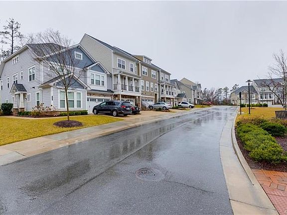 3rd image of 5425 Hickory Ann Dr