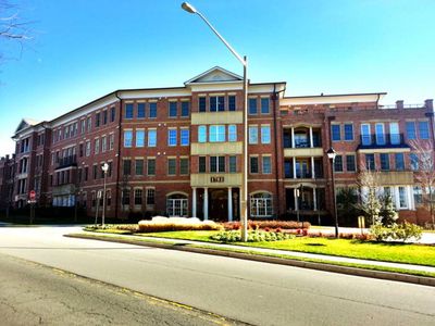 1781 Chain Bridge Rd APT 401, Mc Lean, VA, 22102