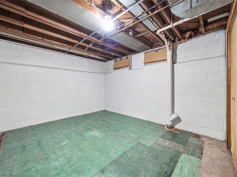 25th image of 320 West St