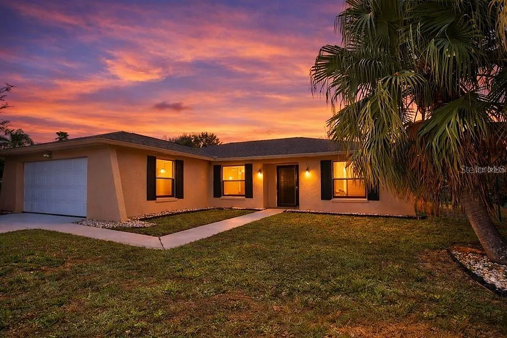 3 bed, 2.0 bath, 1372 sqft, $2,295 — Photo 2