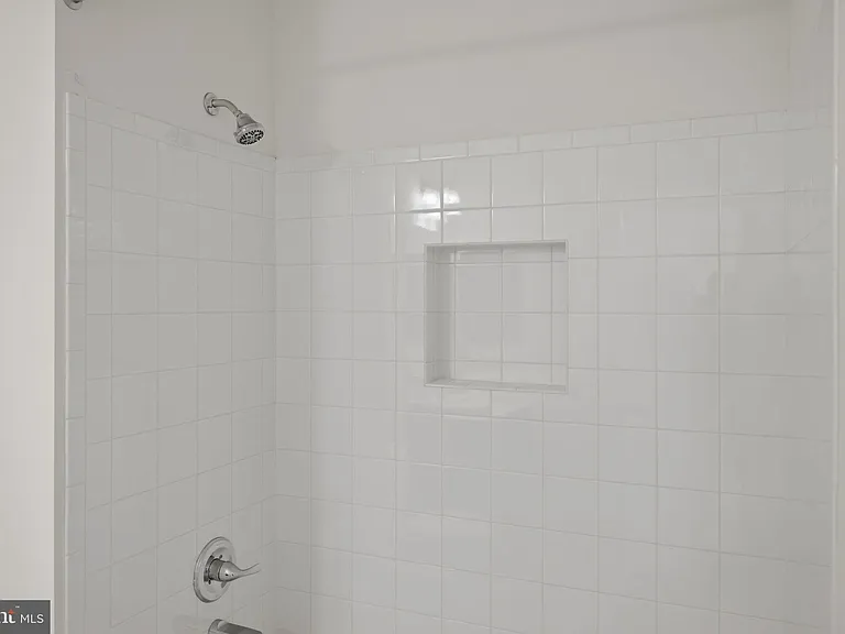 301 Kingdom Dr — Photo 95