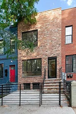 2nd image of 648 Chauncey St