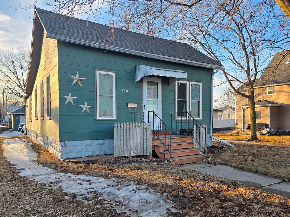 1st image of 810 S Oak Ave