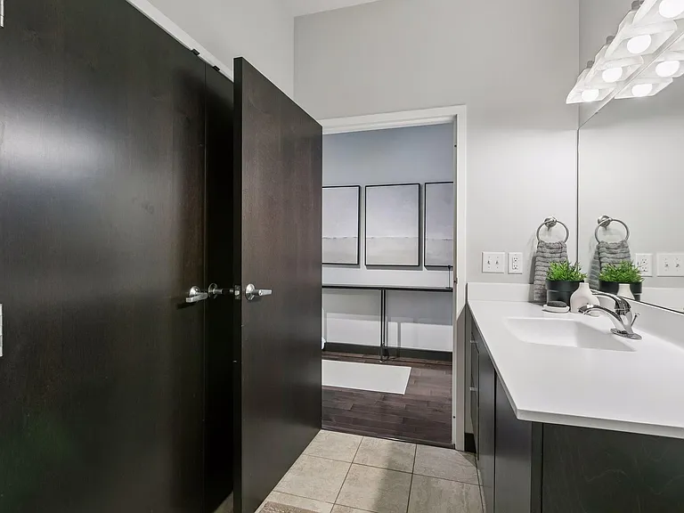 618 Washington Ave N #500 — Photo 18