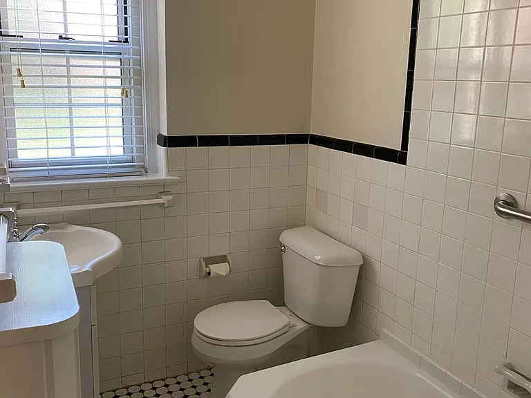 Jericho Manor Apartments — Photo 58
