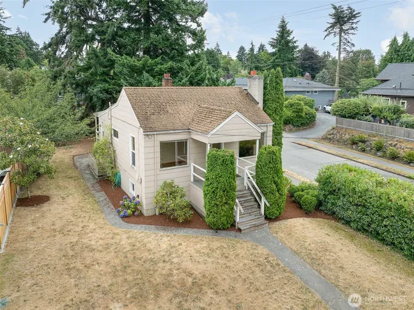 9002 2nd Avenue NE, Seattle, WA 98115