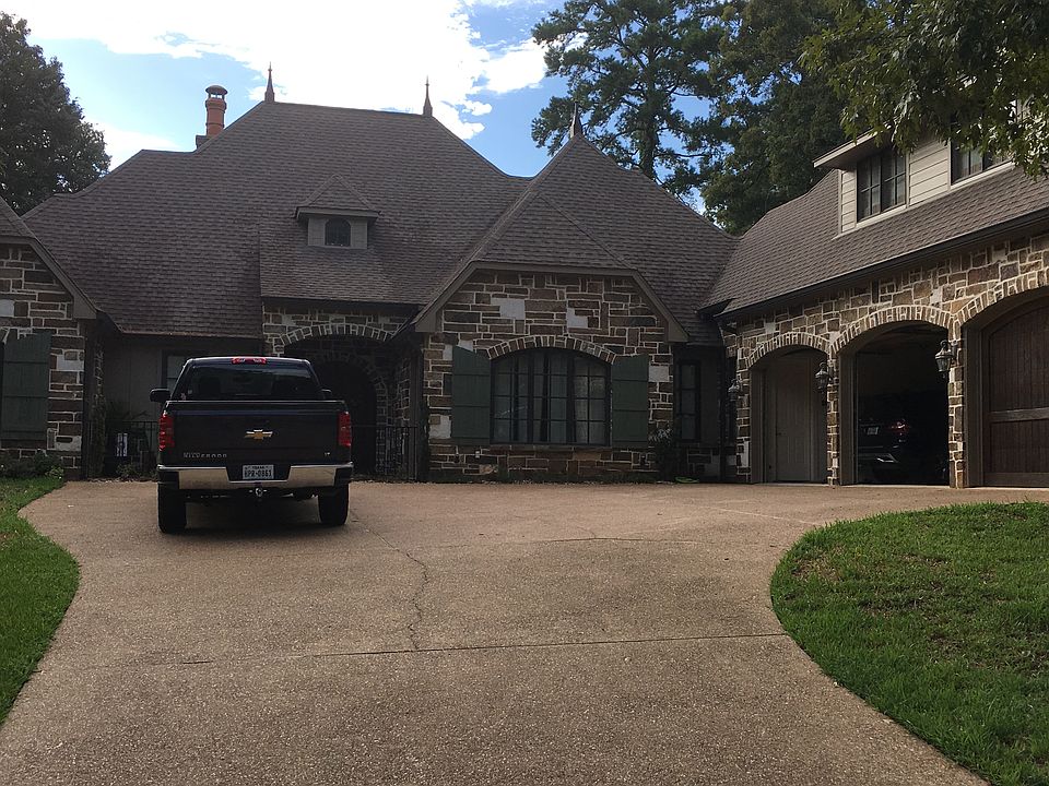 Large driveway. 
