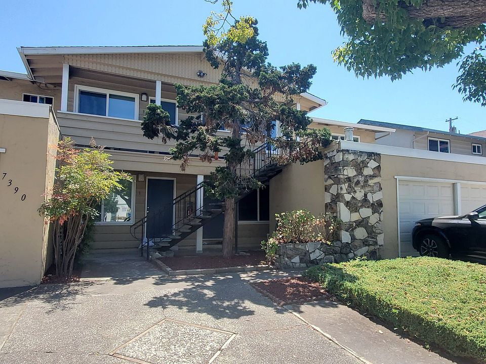 1st image of 7390 Rainbow Dr APT 4