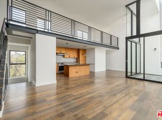 5004 W Patagonia Ct, Los Angeles, CA 90004