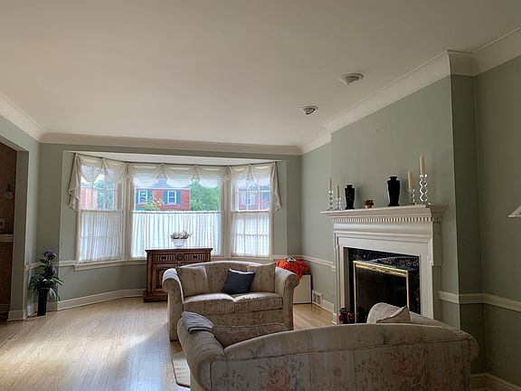 3rd image of 9822 S Oakley Ave