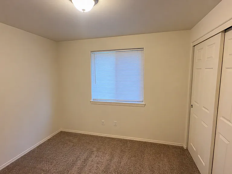 3016-3022 SW Juniper Ave — Photo 5