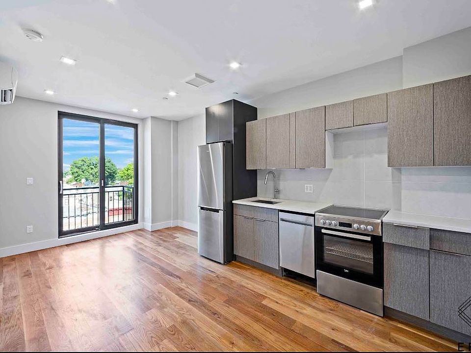 1st image of 948 New York Ave APT 3C