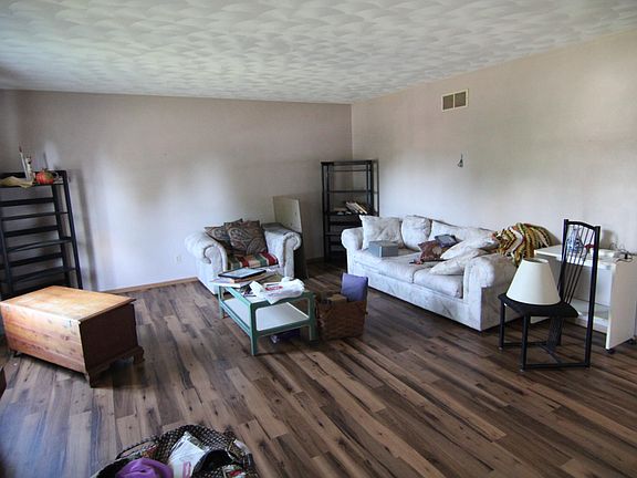 5th image of 387 Shay Dr