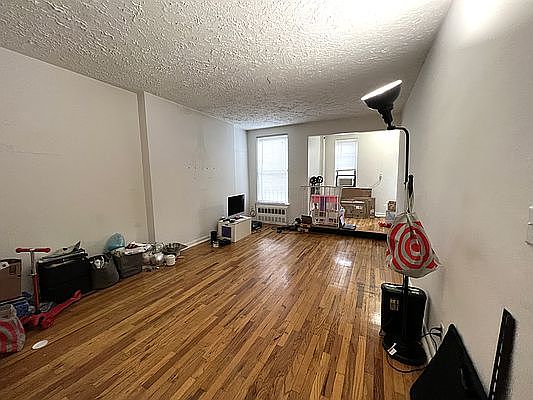 1st image of 2024 3rd Ave #4