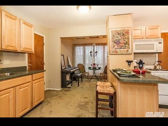 5th image of 80 Guy Lombardo Ave #8