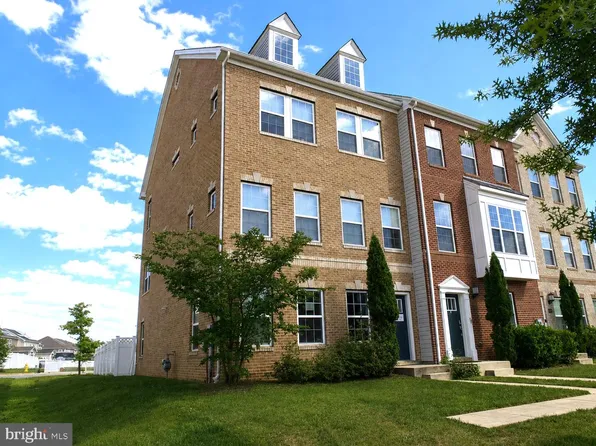 11240 Saint Luke Dr, White Plains, MD 20695