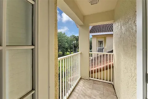 100 Palm Harbor Pkwy — Photo 34
