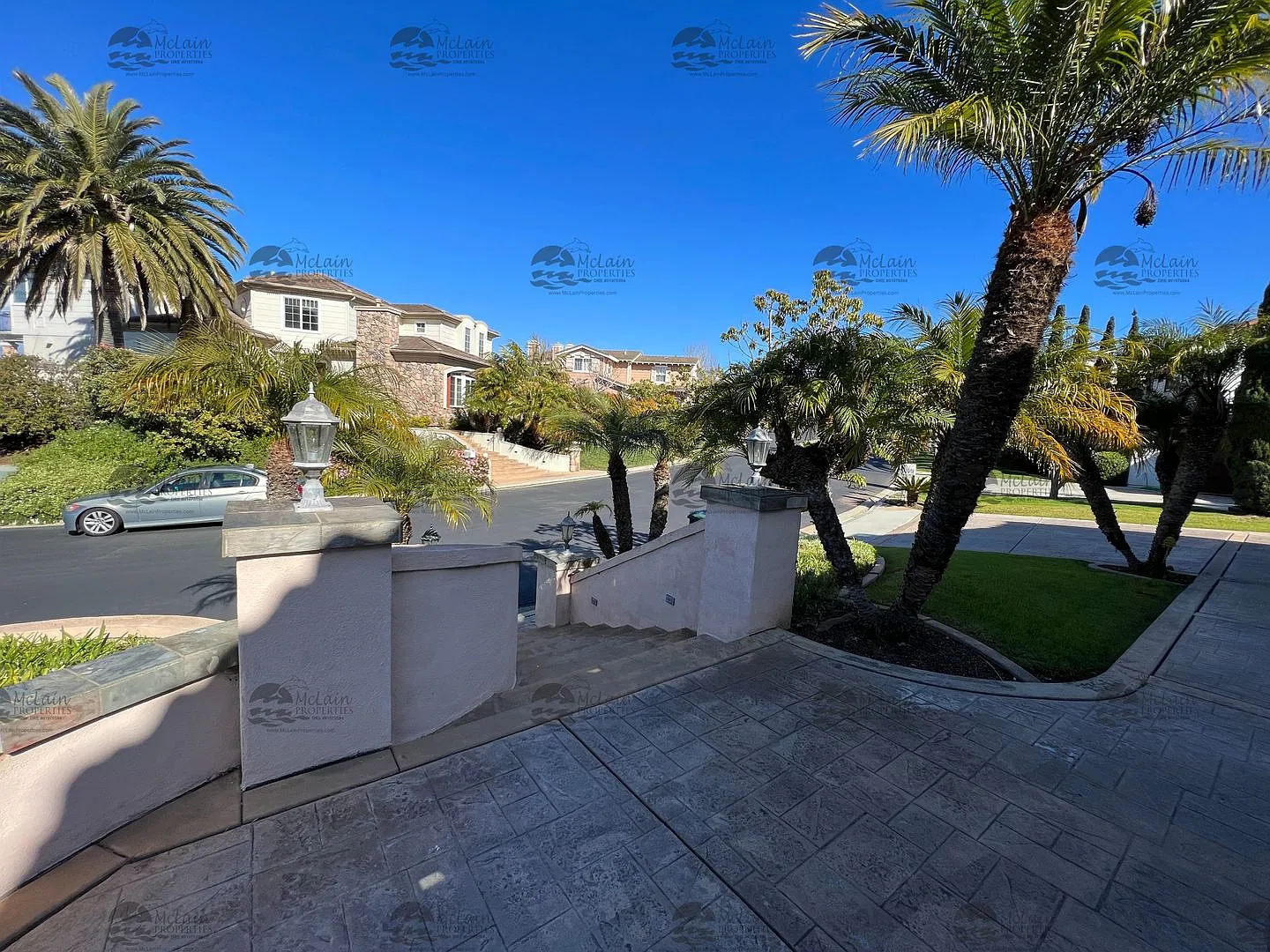 Large Home with Stunning Ocean and Lagoon Views! — Photo 4
