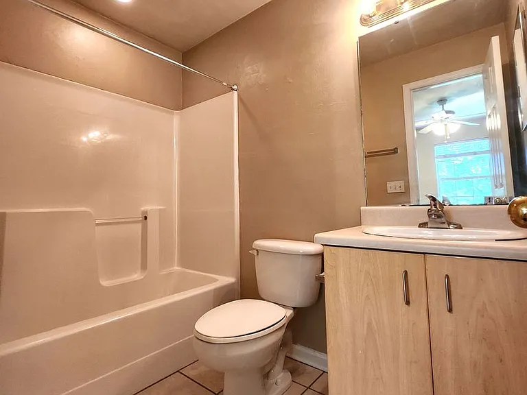 225 Rivoli Rd #1 — Photo 18