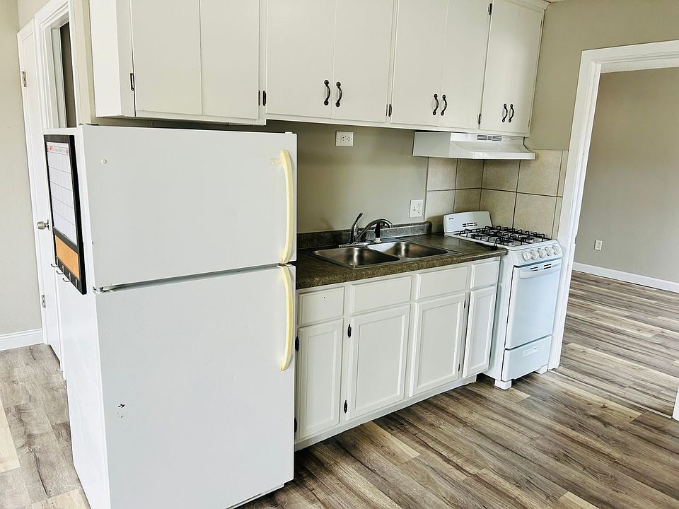 1st image of 884 Bidwell St Unit 3