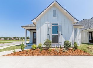 101 Harvey Cay Ln, Youngsville, LA 70592