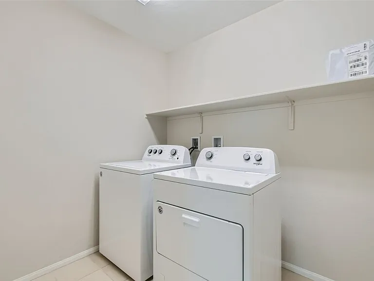17 Pivot Ave — Photo 22