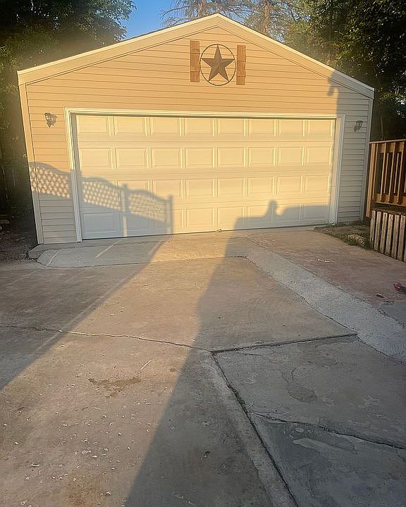 1st image of 120 N Danz Ave