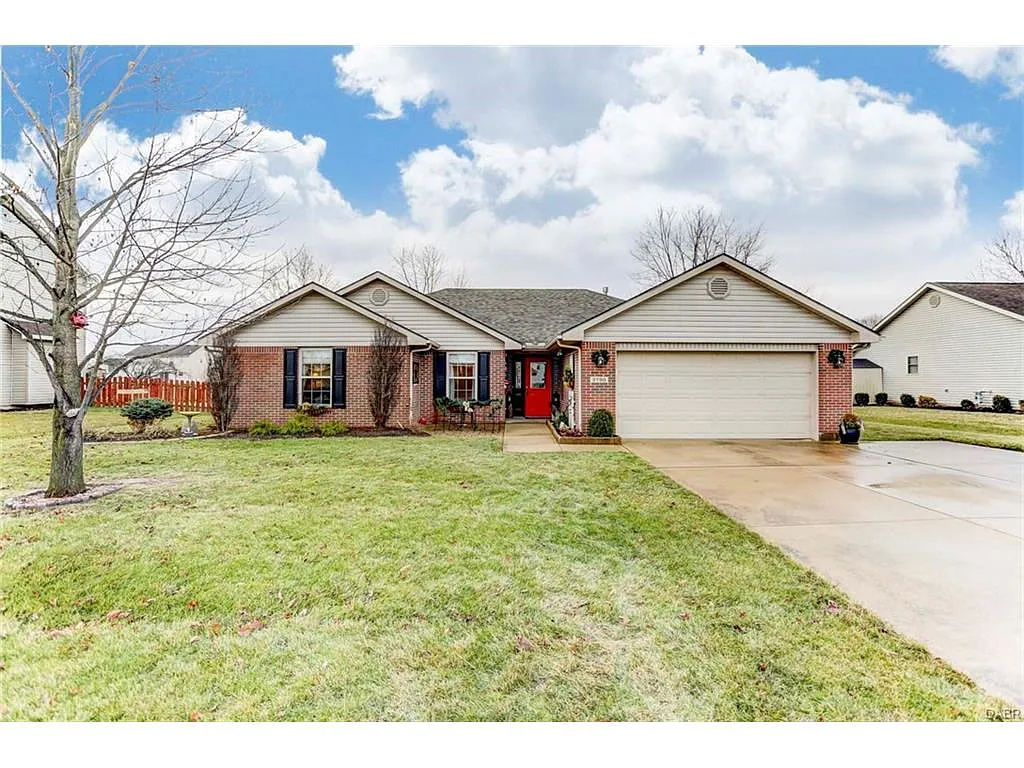 2790 Huntington Dr photo 1