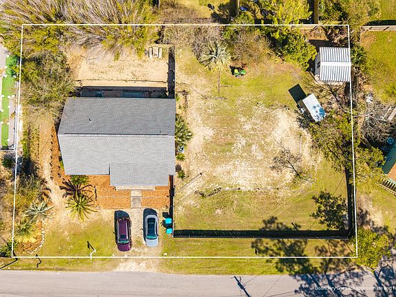 4th image of 2601 Oak St