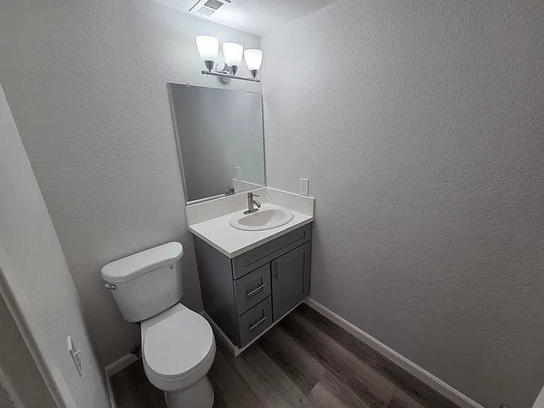 1826 S Lochglen Ct — Photo 6