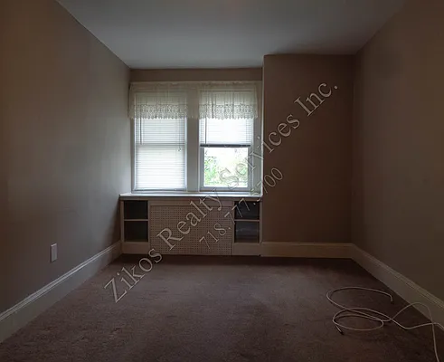 Rented by Zikos Realty Services | media 15