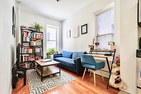 Rented by KYLM, LLC | media 8