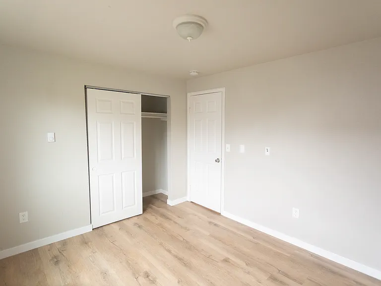 Montclair Apartments — Photo 4