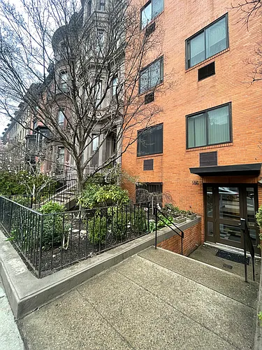 186 Beacon St #A Photo 1 186 Beacon St #A Photo 1