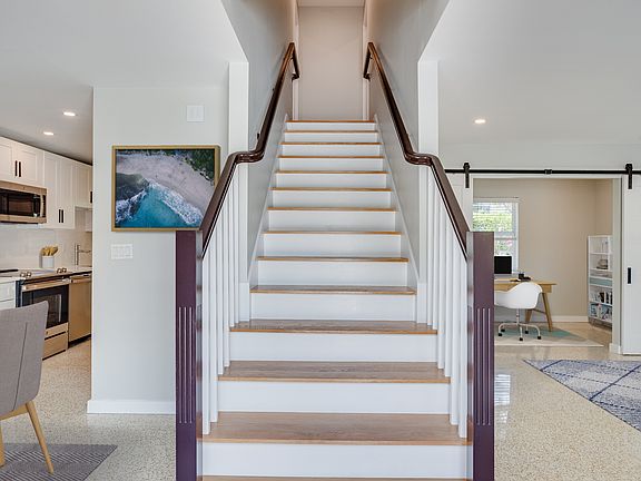 3rd image of 549 Royal Palm Blvd